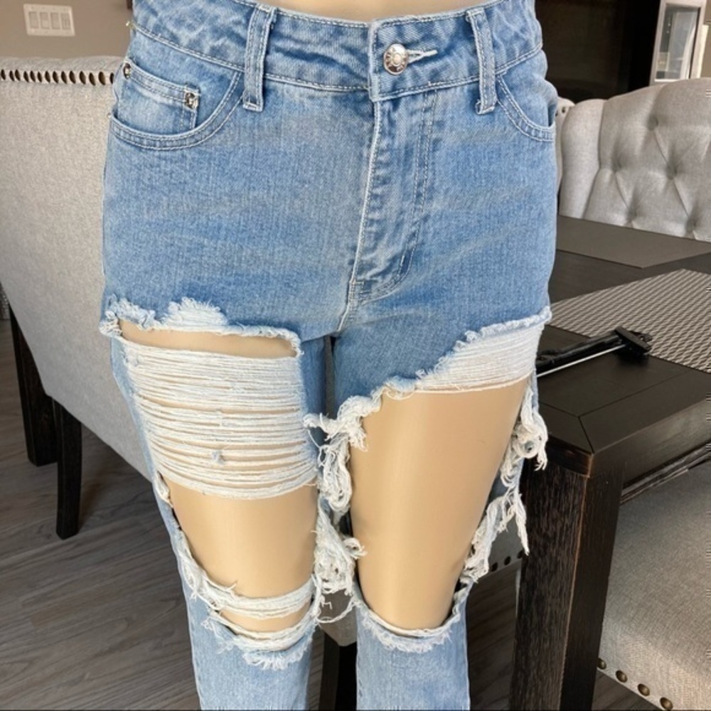 ๐ Adika mom boyfriend distressed ripped jeans ๐ medium - Picture 10 of 13